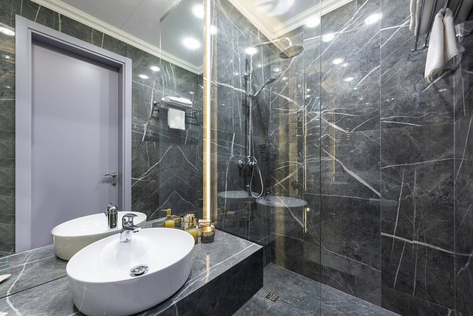 Exploring Bathroom Floor Tile Types: From Ceramic To Natural Stone