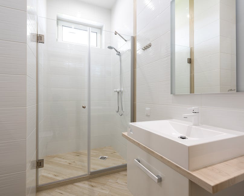Plexiglass Shower Walls: An Innovative Approach to Bathroom Design
