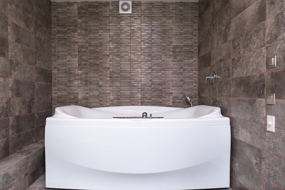 Understanding and Choosing Acrylic Bath Liners for Renovation