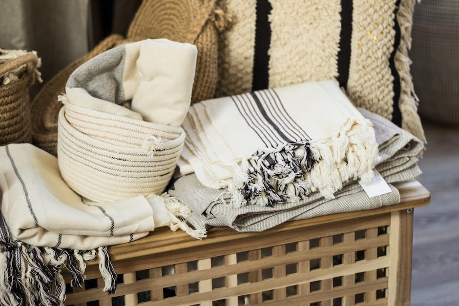 Choosing Materials For Bathroom Storage